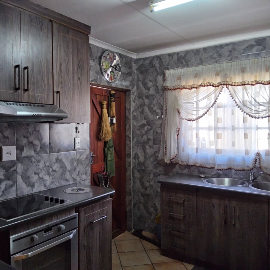 4 Bedroom Property for Sale in Grasslands Free State